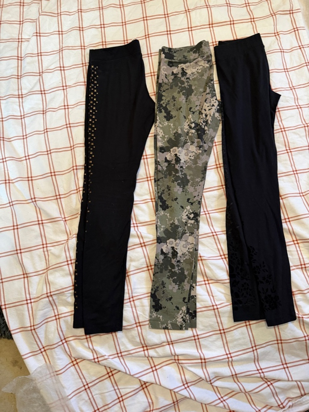 Aeropostale Women's Black & Olive Camo Leggings Trio